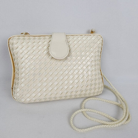 Vintage Cream Woven Hard Schell Clutch Purse - Picture 1 of 5